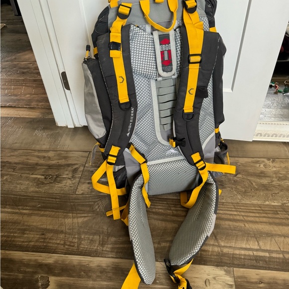 High sierra Appalachian 75 hiking backpack - Picture 3 of 6